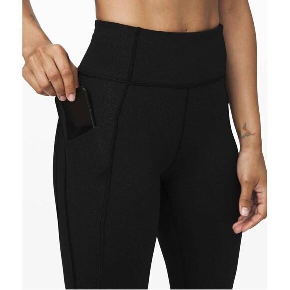 LULULEMON ATHLETICA Time To Sweat Crop 23' in Polar Shift Emboss Black Size 2 - Picture 3 of 4